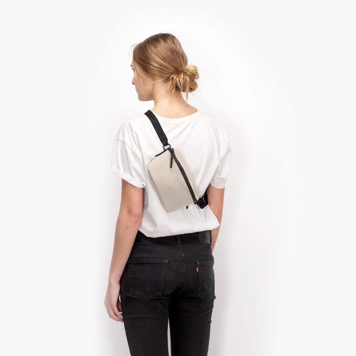 Jona Crossbody/Handbag in Light Sand