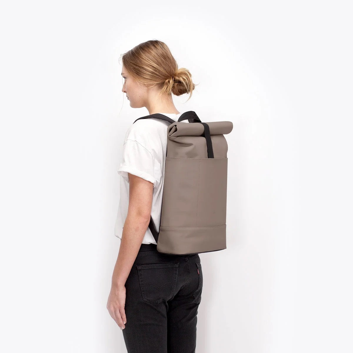 Hajo Medium in Dark Sand